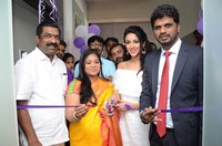 Priya Sree launches Naturals Salon at Mehdipatnam